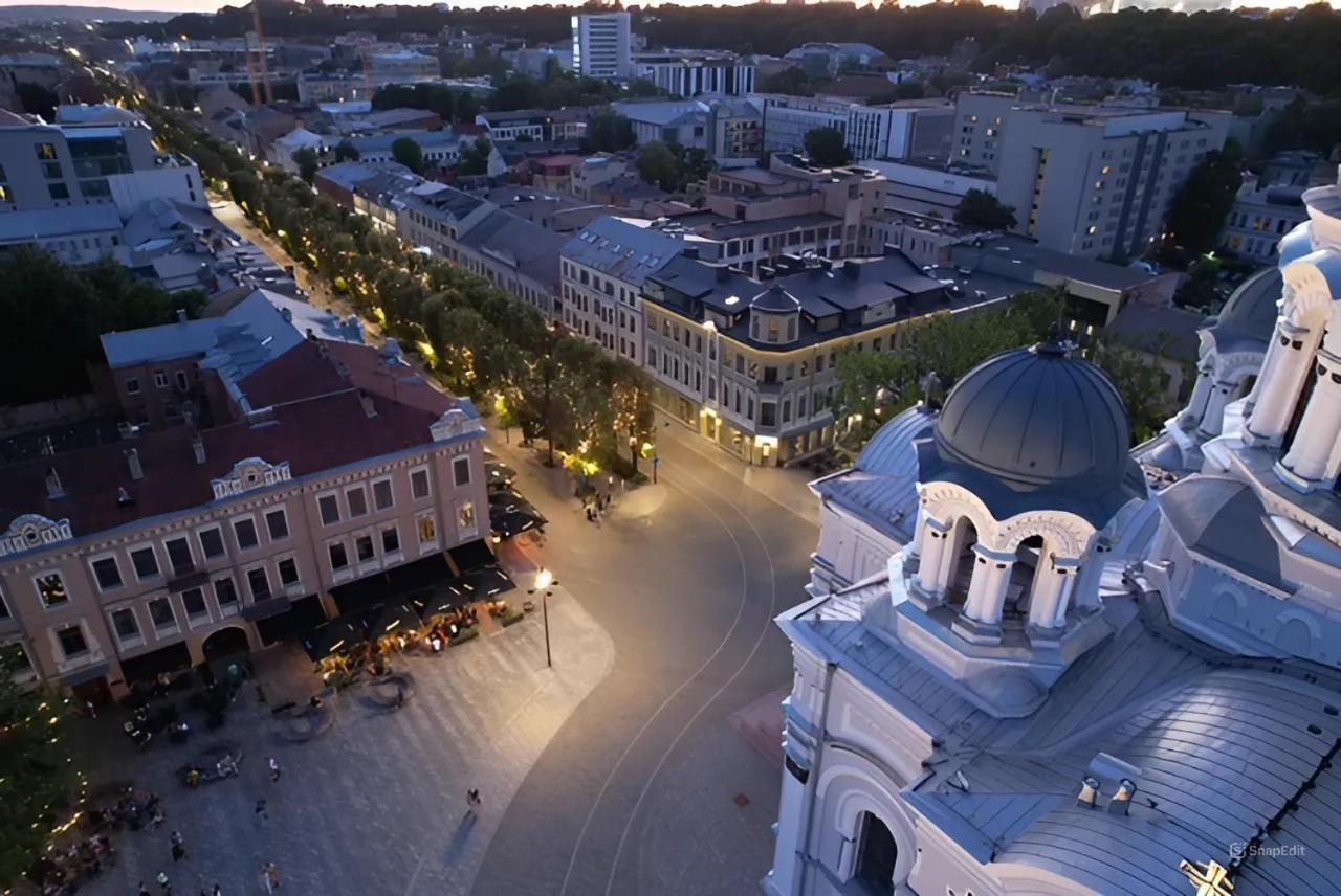 Old Town - Bajor Studios - Self Check-In And Parking Каунас Екстер'єр фото
