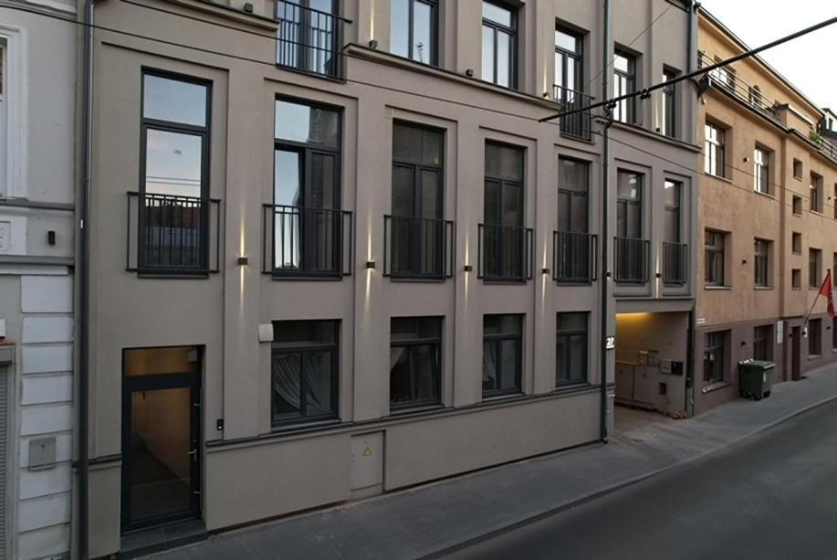 Old Town - Bajor Studios - Self Check-In And Parking Каунас Екстер'єр фото
